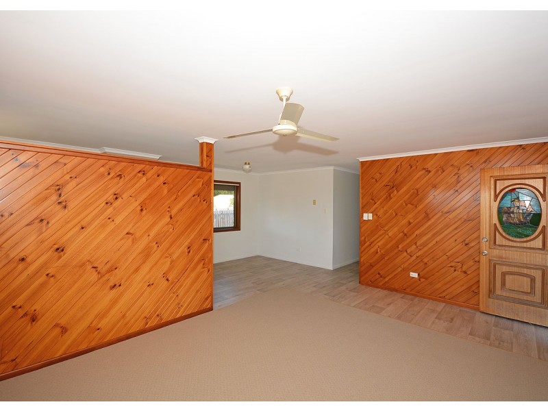 31 Park Street, Urangan QLD 4655