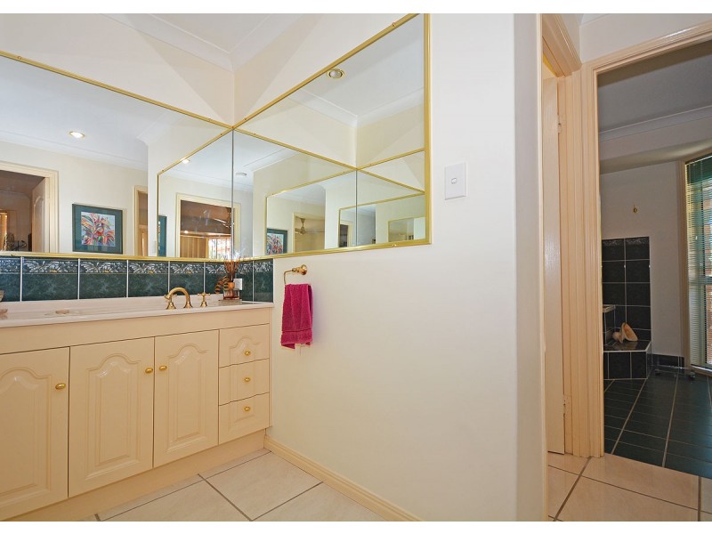 12 Ferryman Close, River Heads QLD 4655