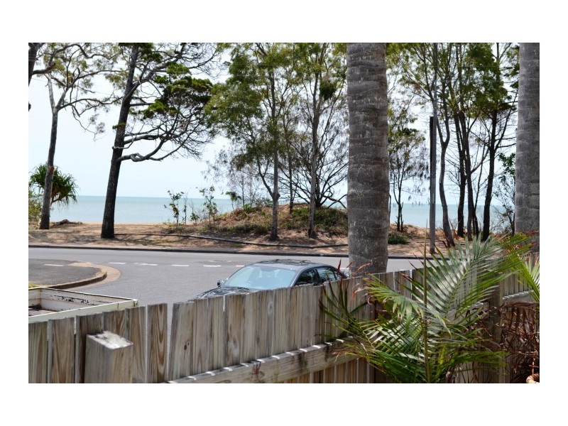 3/458 ESPLANADE, Torquay QLD 4655