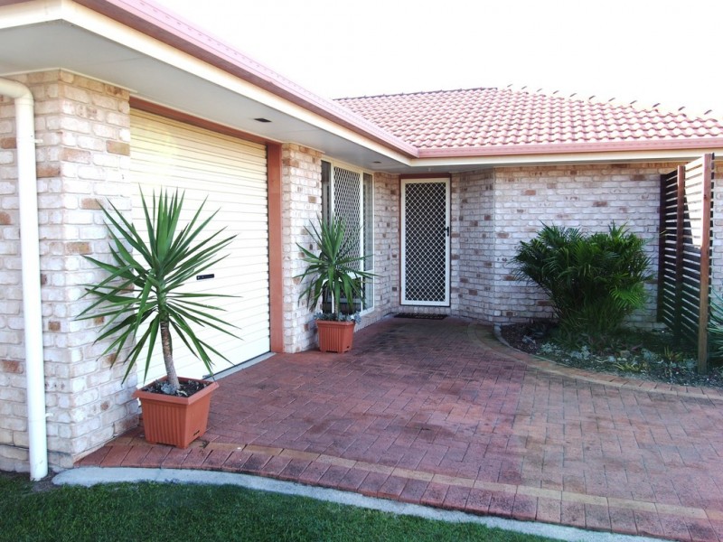 9 Sunset Crescent, Torquay QLD 4655