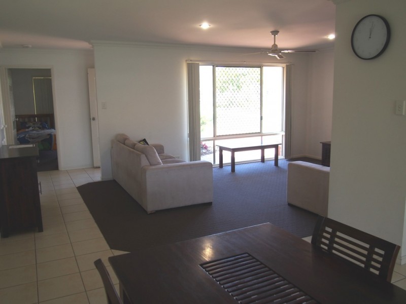 9 Sunset Crescent, Torquay QLD 4655