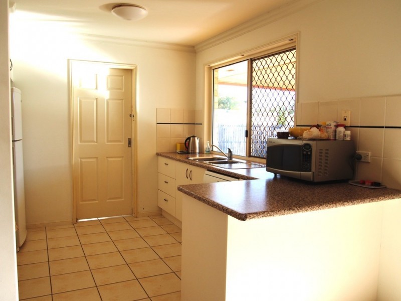 9 Sunset Crescent, Torquay QLD 4655