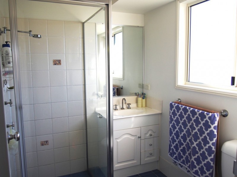 9 Sunset Crescent, Torquay QLD 4655