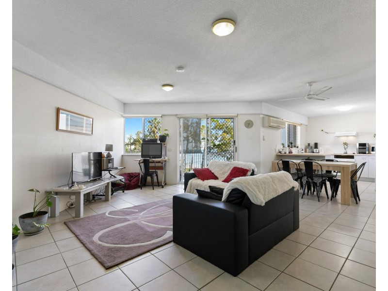 11/458 Esplanade, Torquay QLD 4655