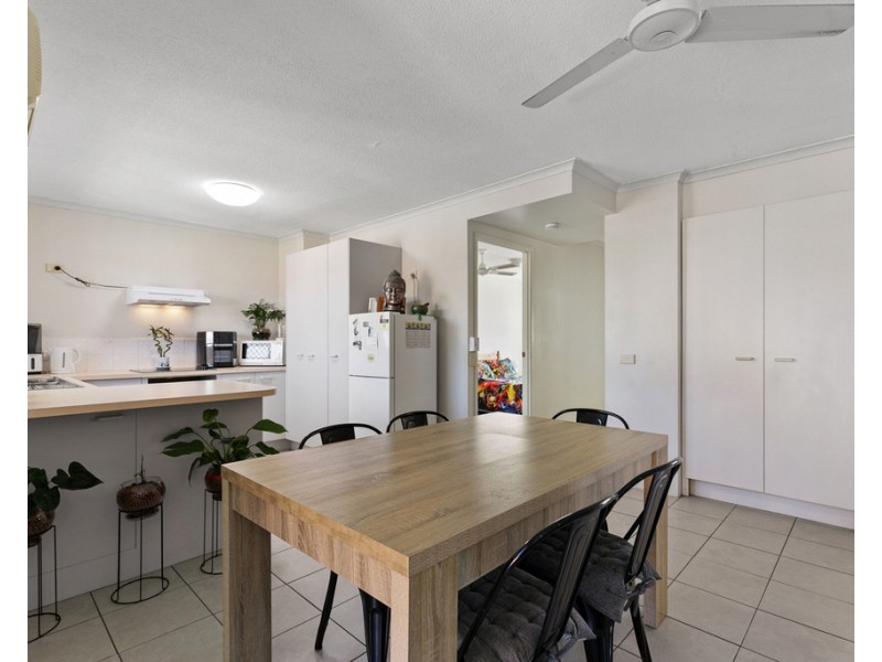 11/458 Esplanade, Torquay QLD 4655