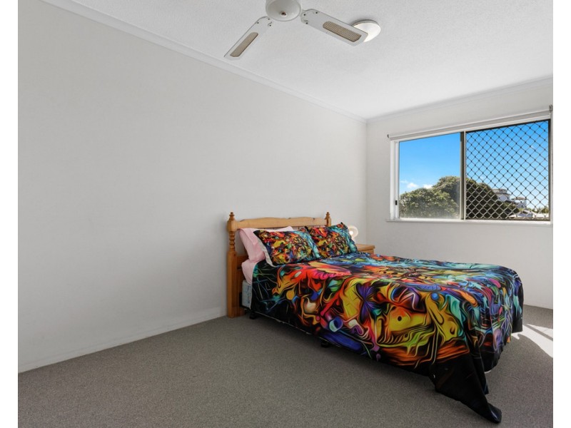 11/458 Esplanade, Torquay QLD 4655