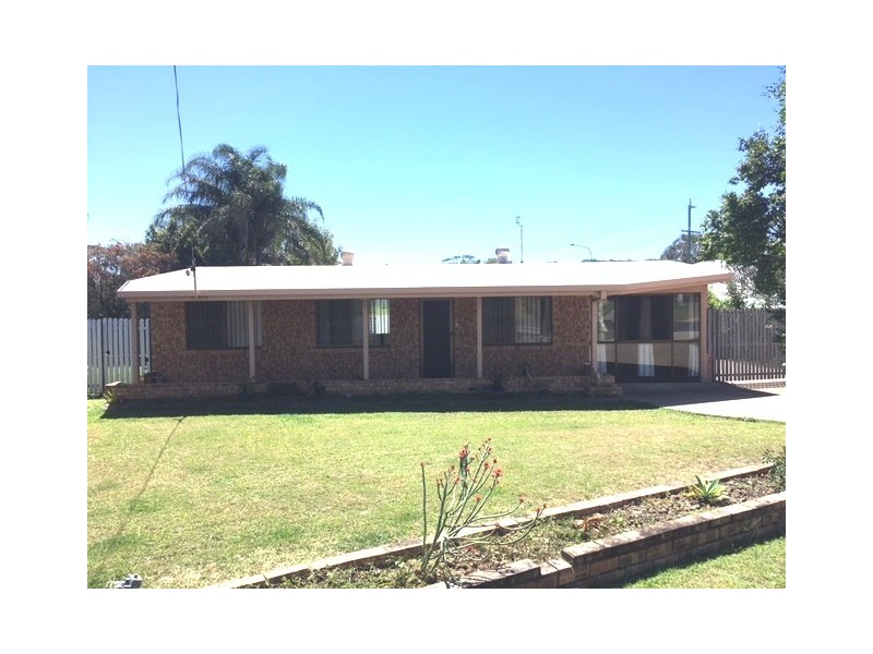 3 Matthew Drive, Urangan QLD 4655