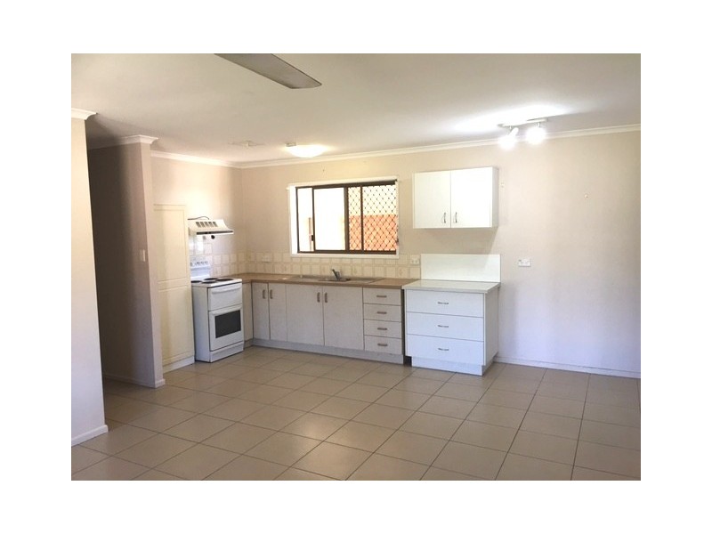 3 Matthew Drive, Urangan QLD 4655