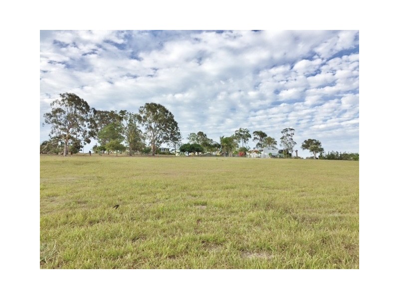 17 Seaview Drive, Booral QLD 4655