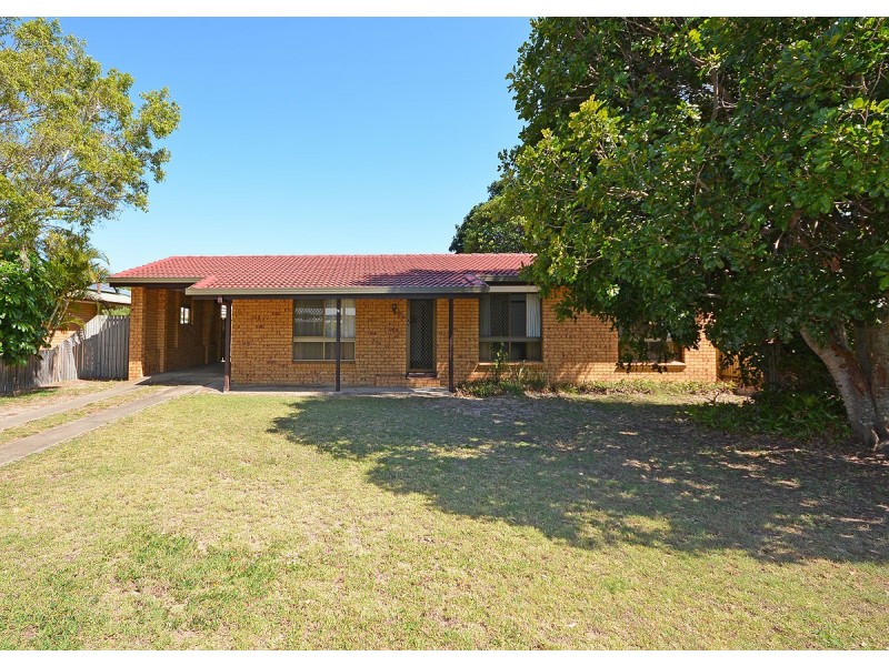 11 Richard Street, Urangan QLD 4655