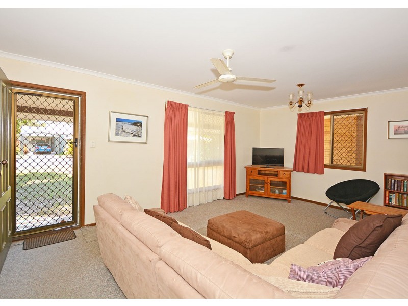 11 Richard Street, Urangan QLD 4655