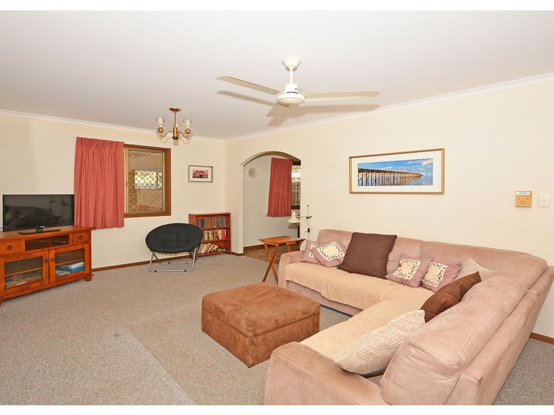 11 Richard Street, Urangan QLD 4655