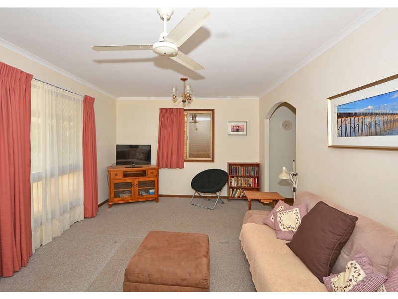 11 Richard Street, Urangan QLD 4655