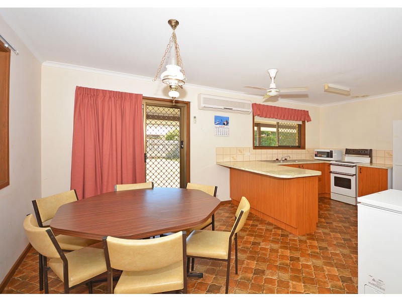 11 Richard Street, Urangan QLD 4655