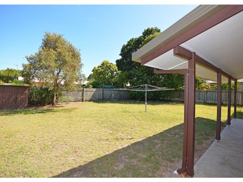 11 Richard Street, Urangan QLD 4655