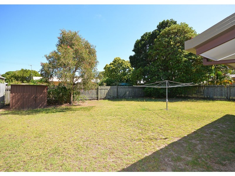 11 Richard Street, Urangan QLD 4655