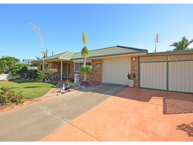 5 Elliot Court, Eli Waters QLD 4655