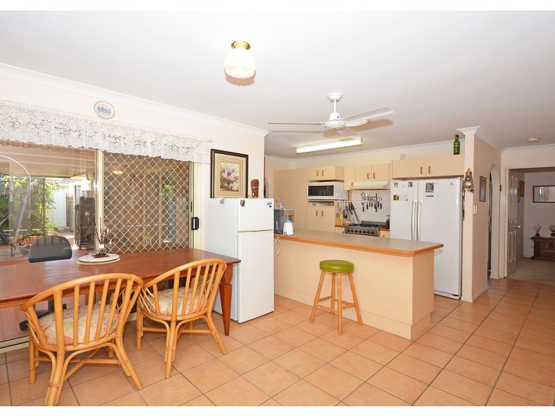 5 Elliot Court, Eli Waters QLD 4655