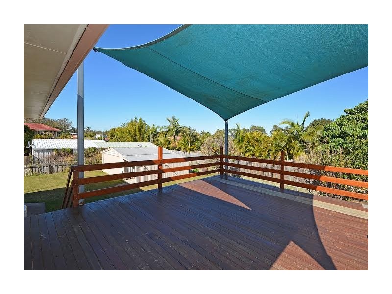 8 Desmond Drive, Toogoom QLD 4655