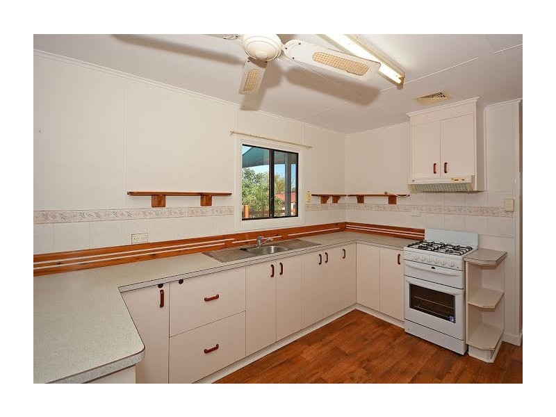 8 Desmond Drive, Toogoom QLD 4655