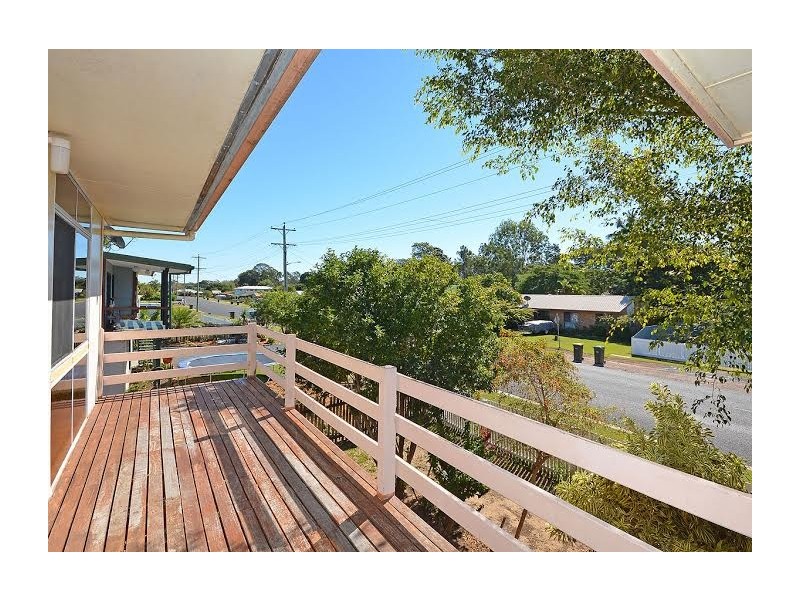 8 Desmond Drive, Toogoom QLD 4655