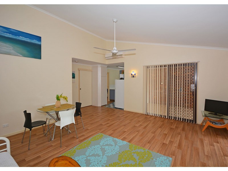 4/12 Denmans Camp Road, Torquay QLD 4655