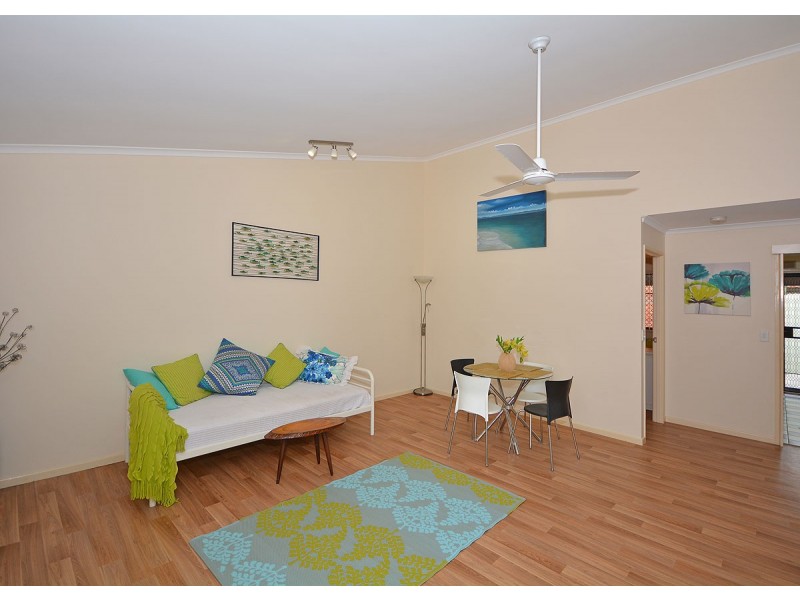 4/12 Denmans Camp Road, Torquay QLD 4655