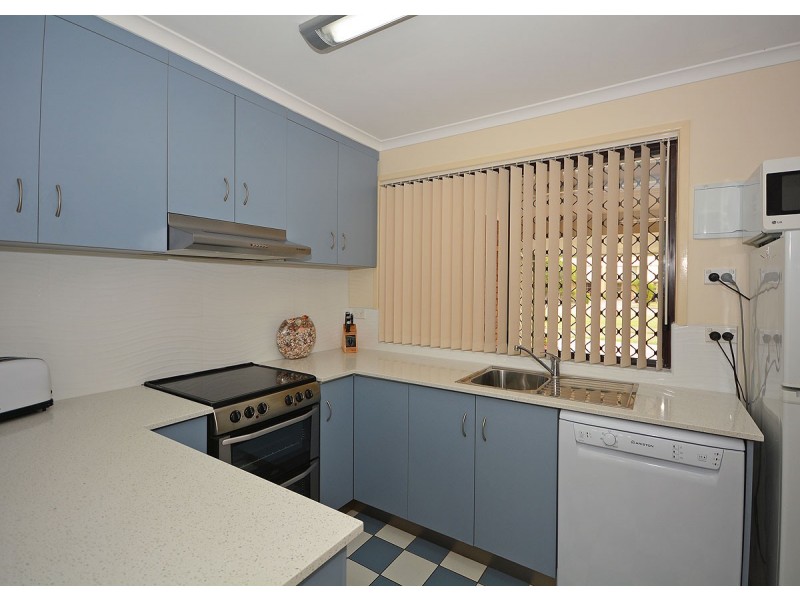 4/12 Denmans Camp Road, Torquay QLD 4655