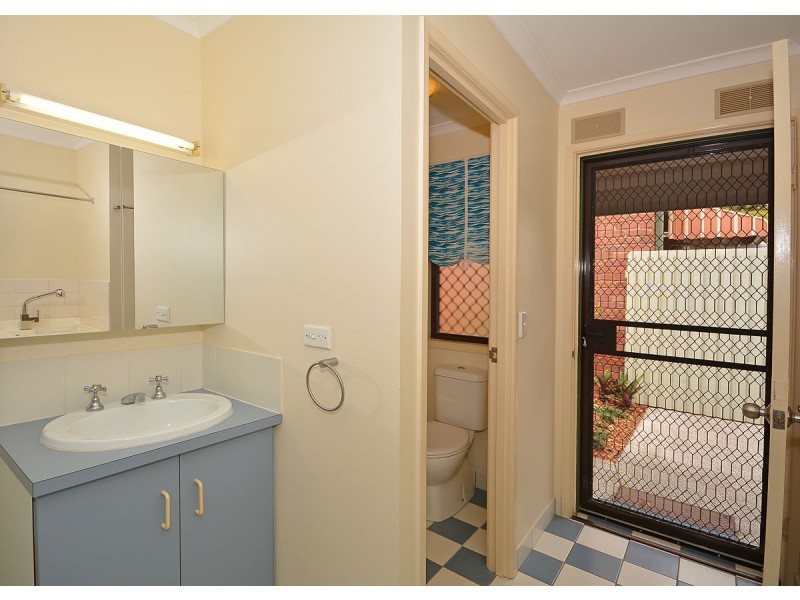 4/12 Denmans Camp Road, Torquay QLD 4655
