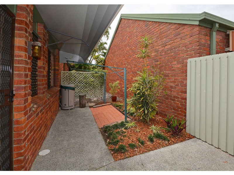 4/12 Denmans Camp Road, Torquay QLD 4655