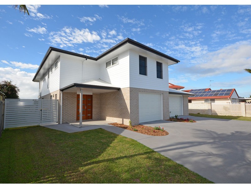 22 Skinner Crescent, Urangan QLD 4655