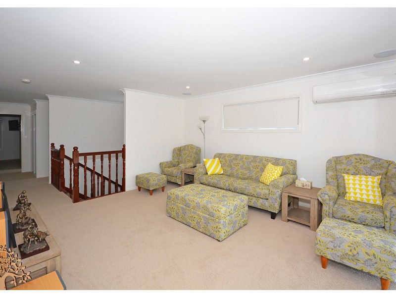 22 Skinner Crescent, Urangan QLD 4655
