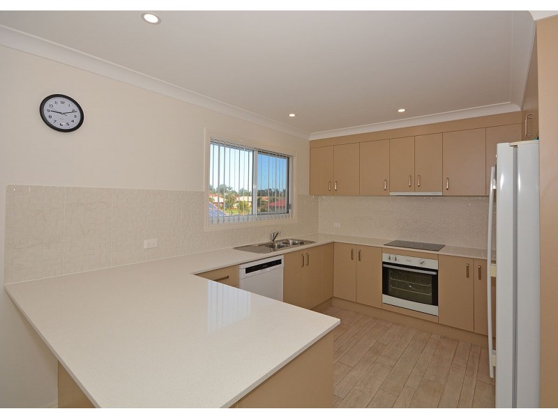22 Skinner Crescent, Urangan QLD 4655