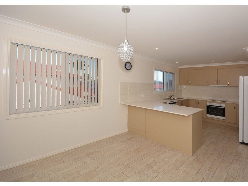 22 Skinner Crescent, Urangan QLD 4655