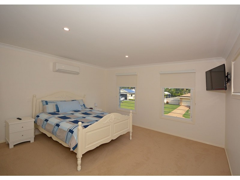 22 Skinner Crescent, Urangan QLD 4655