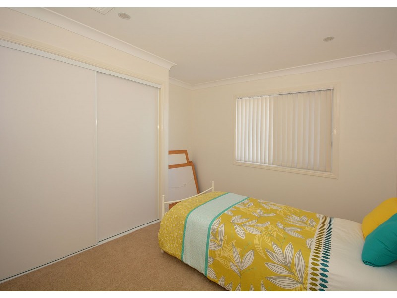 22 Skinner Crescent, Urangan QLD 4655