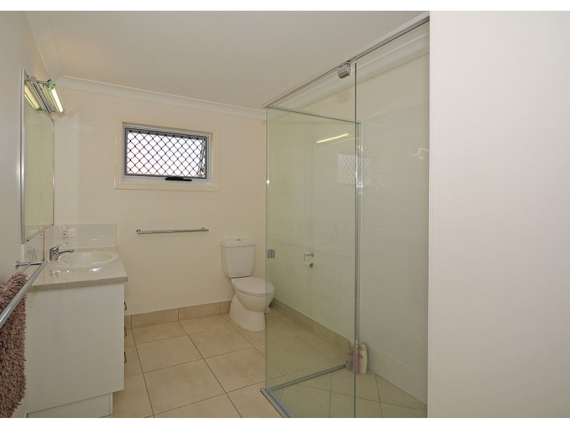 22 Skinner Crescent, Urangan QLD 4655