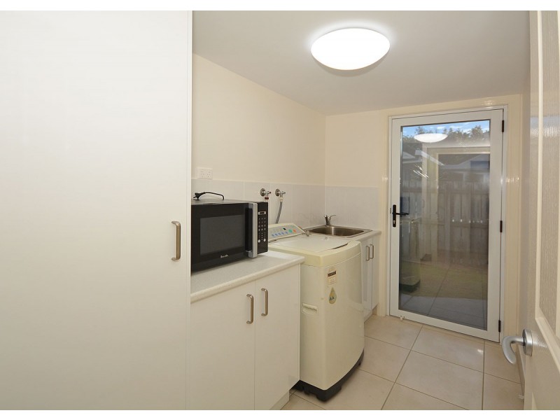 22 Skinner Crescent, Urangan QLD 4655