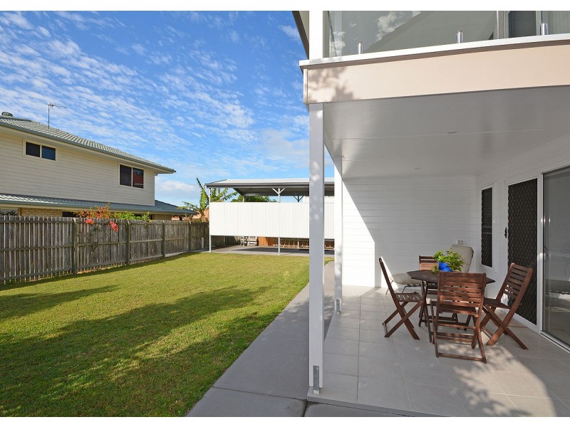22 Skinner Crescent, Urangan QLD 4655