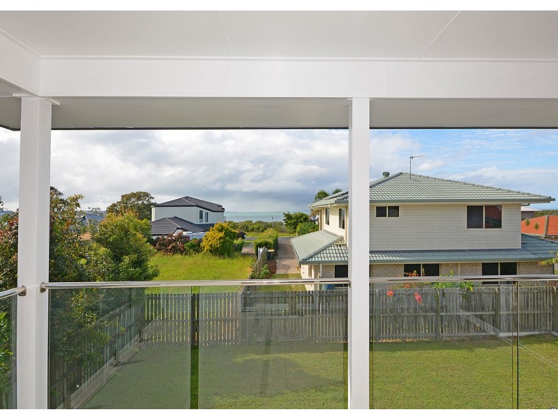 22 Skinner Crescent, Urangan QLD 4655