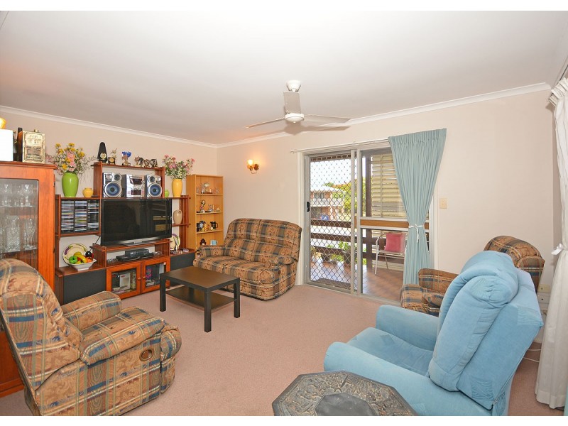 16 Prince Street, Urangan QLD 4655