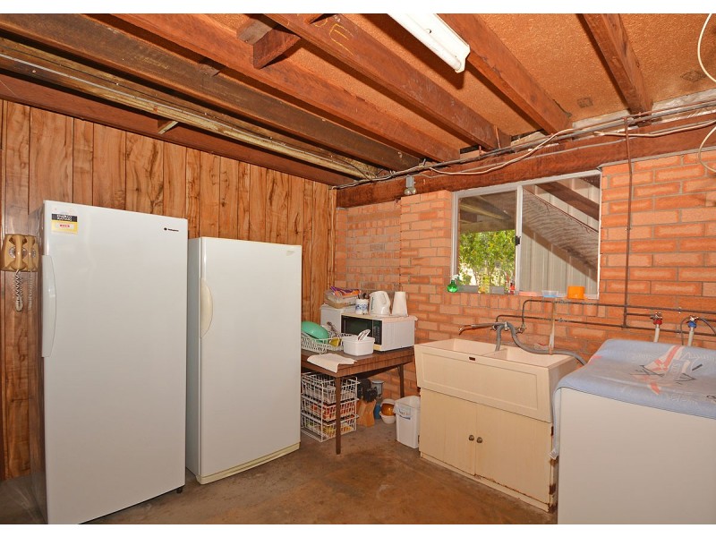 16 Prince Street, Urangan QLD 4655