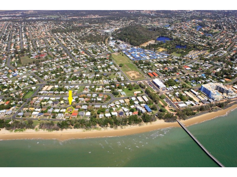 16 Prince Street, Urangan QLD 4655