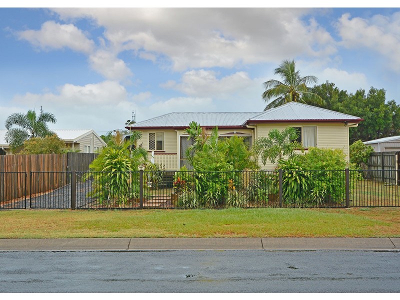 16 Shell Street, Urangan QLD 4655
