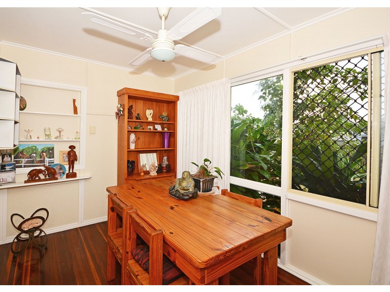 16 Shell Street, Urangan QLD 4655