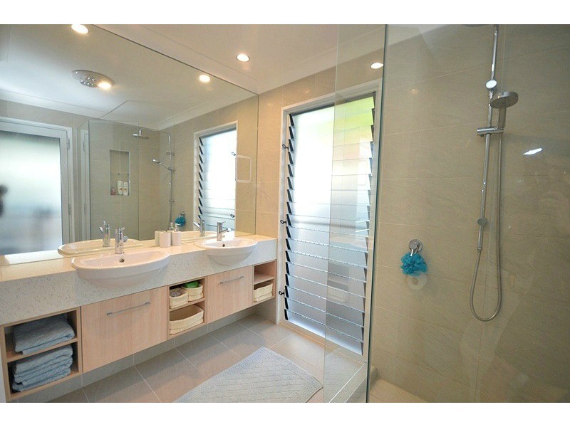 49 Hibiscus Street, Urangan QLD 4655