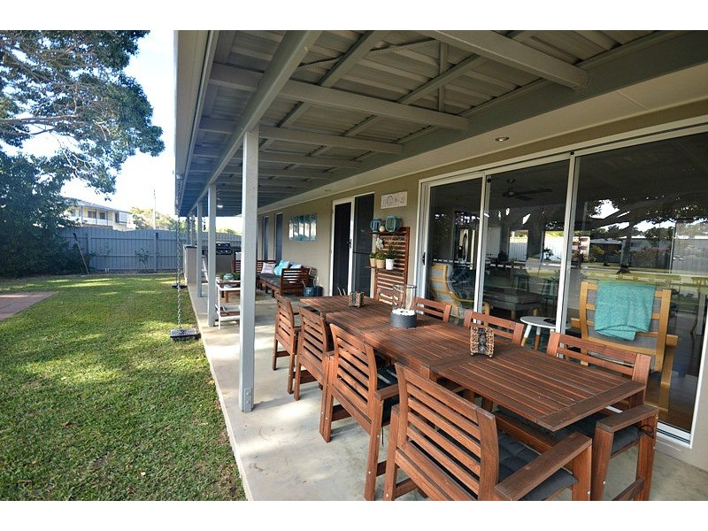 49 Hibiscus Street, Urangan QLD 4655