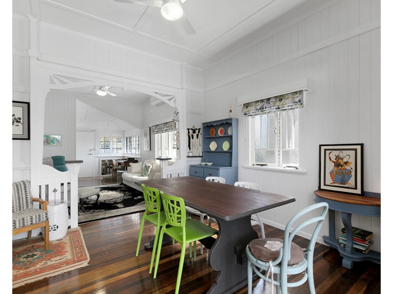 24 King Street, Urangan QLD 4655