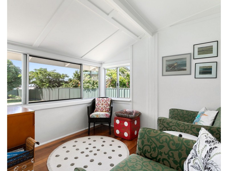 24 King Street, Urangan QLD 4655