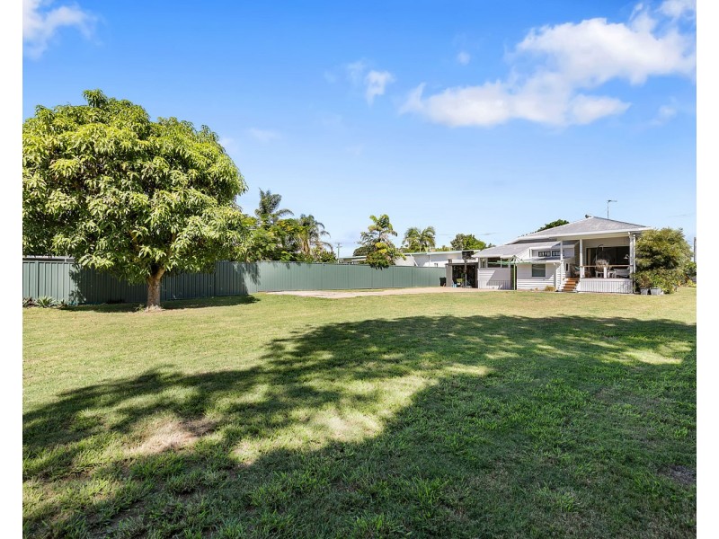 24 King Street, Urangan QLD 4655